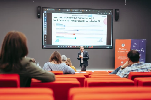 Od využití AI po podporu pěstounům: Nadace O2 podpořila grantem 19 projektů…